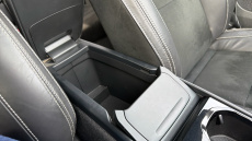 Volvo Xc40 2.0 B4P R DESIGN Pro 5dr AWD Auto Petrol Estate